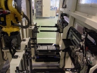 複合機開発実績：ロボット自動溶接機 写真1